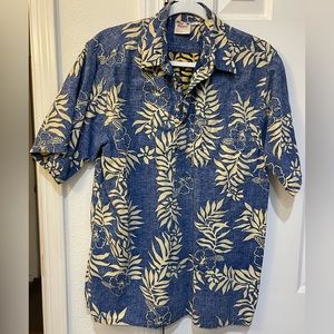 GO BAREFOOT HAWAIIAN TRADITION SHIRT. Hawaiian/Floral Print. Blue & White. L.
